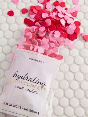 skip the spa™ Hydrating Heart Shaped Bath Confetti